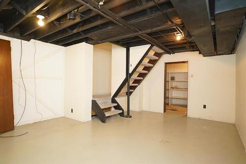 22 Price Dr, Winnipeg, MB 