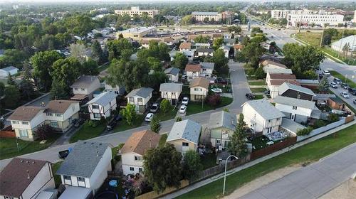 22 Price Dr, Winnipeg, MB 