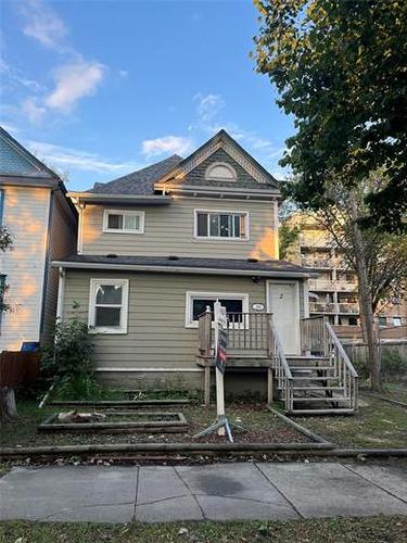 209 Balmoral St, Winnipeg, MB 