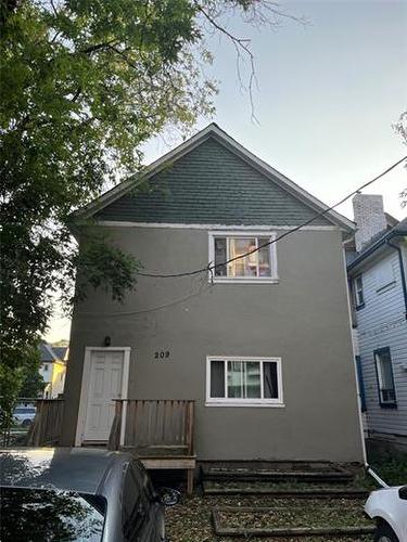 209 Balmoral St, Winnipeg, MB 