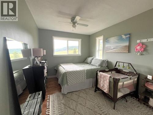 4425 Strawberry Heights Road, Kamloops, BC - Indoor Photo Showing Bedroom