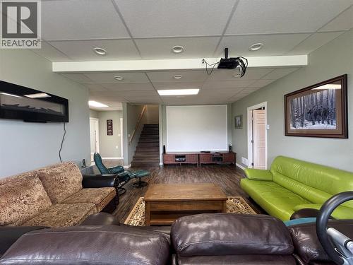 4425 Strawberry Heights Road, Kamloops, BC - Indoor Photo Showing Living Room