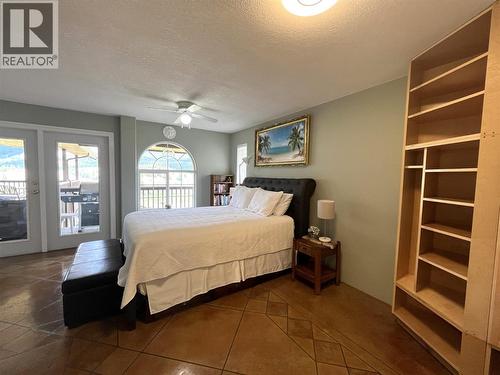 4425 Strawberry Heights Road, Kamloops, BC - Indoor Photo Showing Bedroom