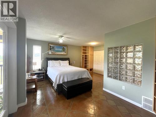 4425 Strawberry Heights Road, Kamloops, BC - Indoor Photo Showing Bedroom