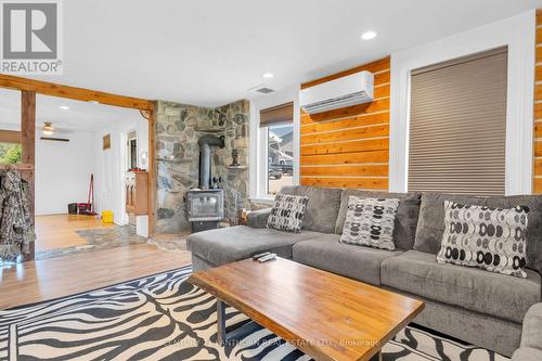495 Barker Road, Madoc, ON - Indoor Photo Showing Living Room