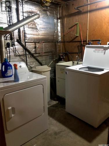 303 Fourth Avenue E, Canora, SK - Indoor Photo Showing Laundry Room