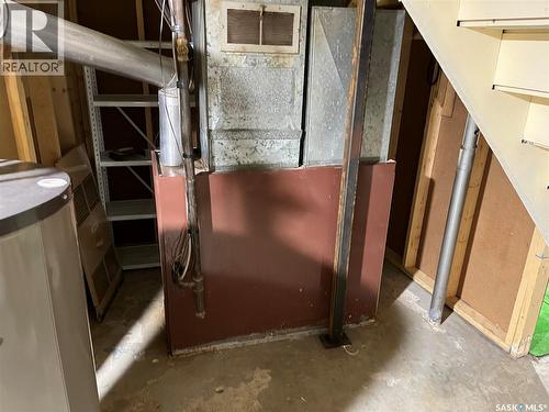 103 4Th Avenue E, Lafleche, SK - Indoor