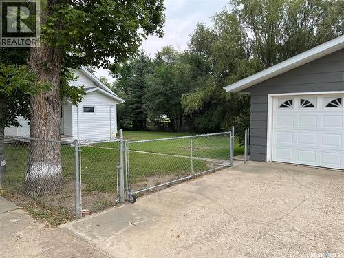 103 4Th Avenue E, Lafleche, SK - Outdoor