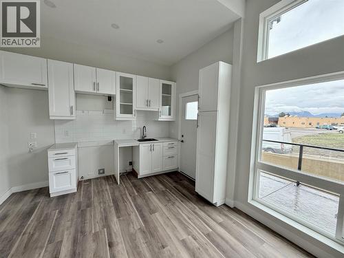 937 Spillway Road Unit# 104, Oliver, BC - Indoor Photo Showing Kitchen