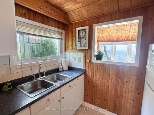 2110 Lakeshore Road, Haldimand, ON - Indoor Photo Showing Kitchen With Double Sink