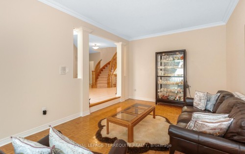 5187 Forest Ridge Drive, Mississauga, ON - Indoor Photo Showing Living Room