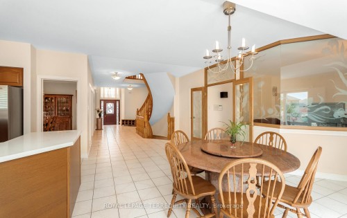 5187 Forest Ridge Drive, Mississauga, ON - Indoor Photo Showing Dining Room
