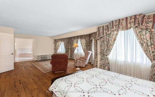 5187 Forest Ridge Drive, Mississauga, ON - Indoor Photo Showing Bedroom