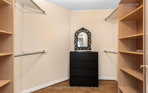5187 Forest Ridge Drive, Mississauga, ON - Indoor With Storage