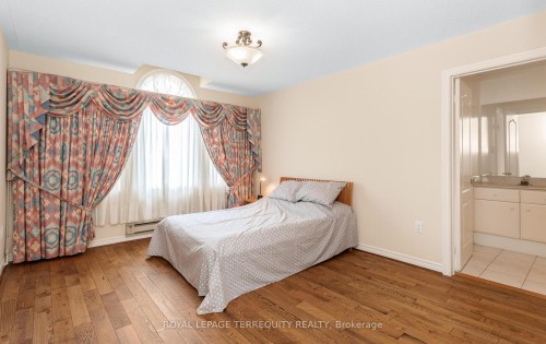 5187 Forest Ridge Drive, Mississauga, ON - Indoor Photo Showing Bedroom