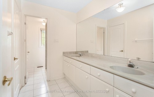 5187 Forest Ridge Drive, Mississauga, ON - Indoor Photo Showing Bathroom