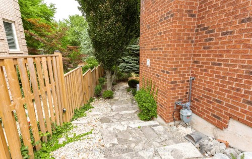 5187 Forest Ridge Drive, Mississauga, ON - Outdoor