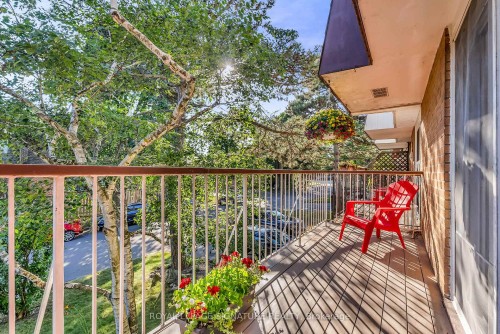 27 Tulip Street, Oakville, ON - Outdoor