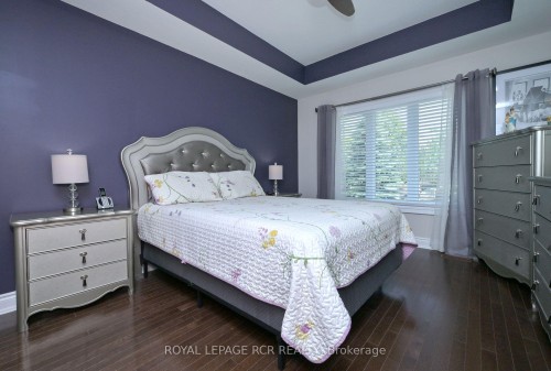 21 Upper Highland N/A, New Tecumseth, ON - Indoor Photo Showing Bedroom