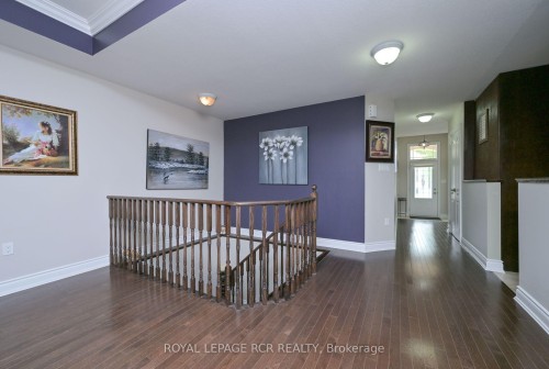 21 Upper Highland N/A, New Tecumseth, ON - Indoor Photo Showing Other Room