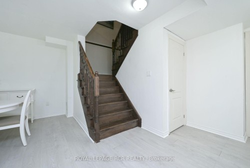 21 Upper Highland N/A, New Tecumseth, ON - Indoor Photo Showing Other Room