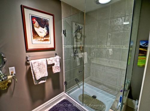 2-28 Reddington Drive, Caledon, ON - Indoor Photo Showing Bathroom