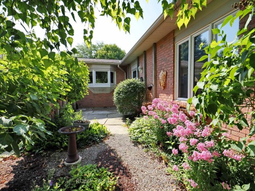 2-28 Reddington Drive, Caledon, ON - Outdoor