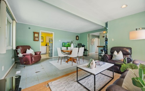 1359 10Th Line, Innisfil, ON - Indoor Photo Showing Living Room