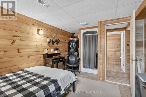 141 Bayshore Drive, Ramara, ON - Indoor Photo Showing Bedroom