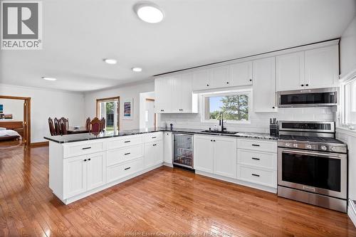 5801 Concession 5 North, Amherstburg, ON - Indoor Photo Showing Kitchen