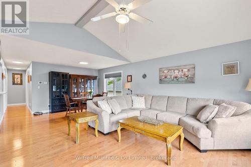 362 Westwood Drive, Brockton, ON - Indoor Photo Showing Living Room