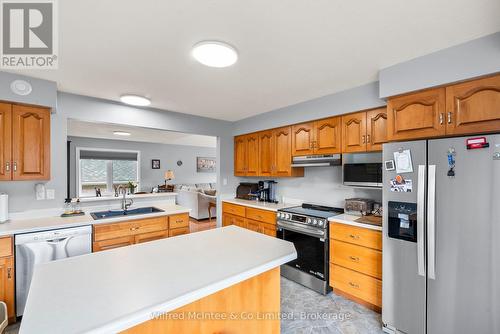 362 Westwood Drive, Brockton, ON - Indoor Photo Showing Kitchen