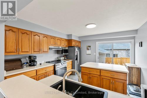 362 Westwood Drive, Brockton, ON - Indoor Photo Showing Kitchen