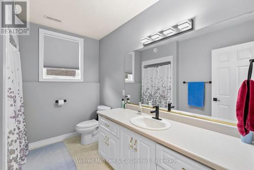 362 Westwood Drive, Brockton, ON - Indoor Photo Showing Bathroom