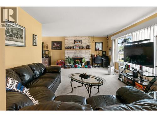 260 Gibbs Road, Kelowna, BC - Indoor Photo Showing Living Room With Fireplace
