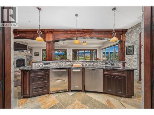 602 Falcon Point Way, Vernon, BC - Indoor Photo Showing Kitchen With Upgraded Kitchen