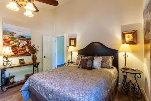 205 Peregrine Court, Osoyoos, BC - Indoor Photo Showing Bedroom