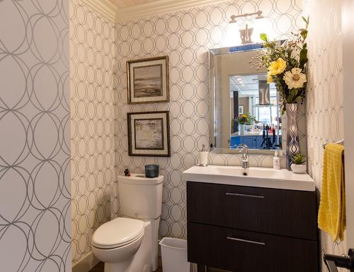 205 Peregrine Court, Osoyoos, BC - Indoor Photo Showing Bathroom