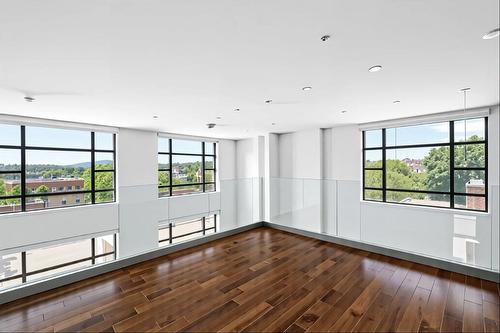 Bureau - 403-2150 Boul. Pie-Ix, Montréal (Mercier/Hochelaga-Maisonneuve), QC - Indoor Photo Showing Other Room