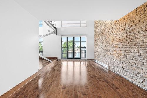 Bureau - 403-2150 Boul. Pie-Ix, Montréal (Mercier/Hochelaga-Maisonneuve), QC - Indoor Photo Showing Other Room