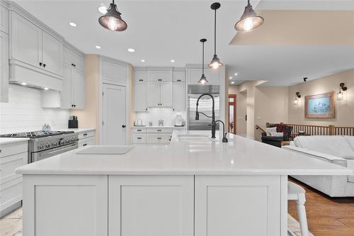 5100 Haynes Road, Vernon, BC - Indoor Photo Showing Kitchen With Upgraded Kitchen