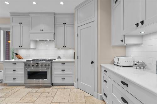 5100 Haynes Road, Vernon, BC - Indoor Photo Showing Kitchen With Upgraded Kitchen