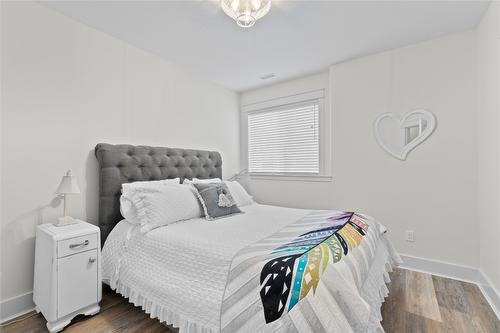 5100 Haynes Road, Vernon, BC - Indoor Photo Showing Bedroom