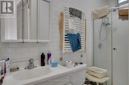 236 Burnham Street, Peterborough East (Central), ON - Indoor Photo Showing Bathroom