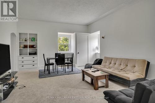236 Burnham Street, Peterborough East (Central), ON - Indoor Photo Showing Living Room