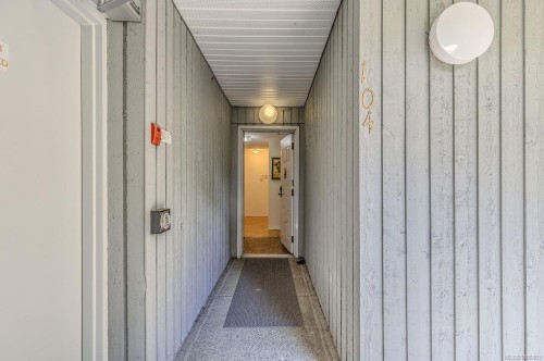 104-2560 Departure Bay Rd, Nanaimo, BC - 