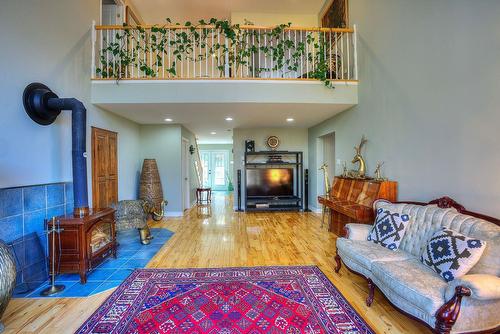 Living room - 510 Ch. Des Boisés, Mont-Tremblant, QC - Indoor Photo Showing Living Room