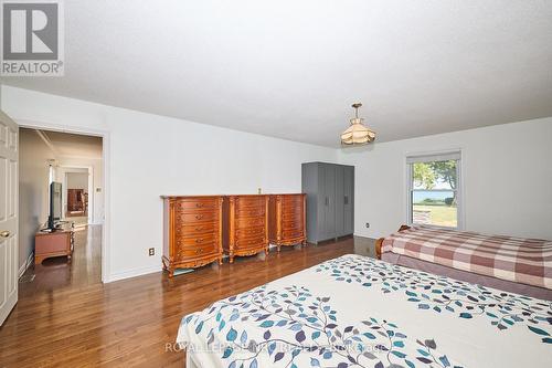 4040 Lakeshore Road, Lincoln (Lincoln Lake), ON - Indoor Photo Showing Bedroom