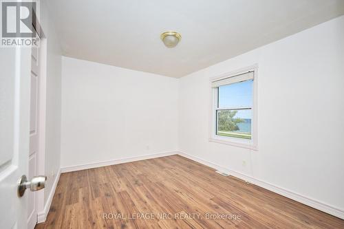 Second floor bedroom - 4040 Lakeshore Road, Lincoln (Lincoln Lake), ON - Indoor Photo Showing Other Room