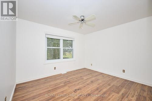 Second floor bedroom - 4040 Lakeshore Road, Lincoln (Lincoln Lake), ON - Indoor Photo Showing Other Room